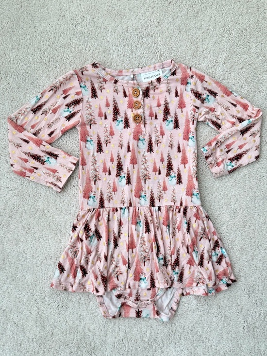 Posh Peanut Other - Posh Peanut Pink Christmas Tree Print & Gold Foil Long Sleeve Twirl Bodysuit